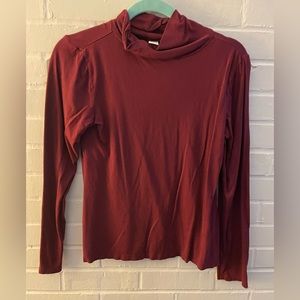 OLD NAVY - excellent used condition garnet / cranberry turtleneck - stretch - S